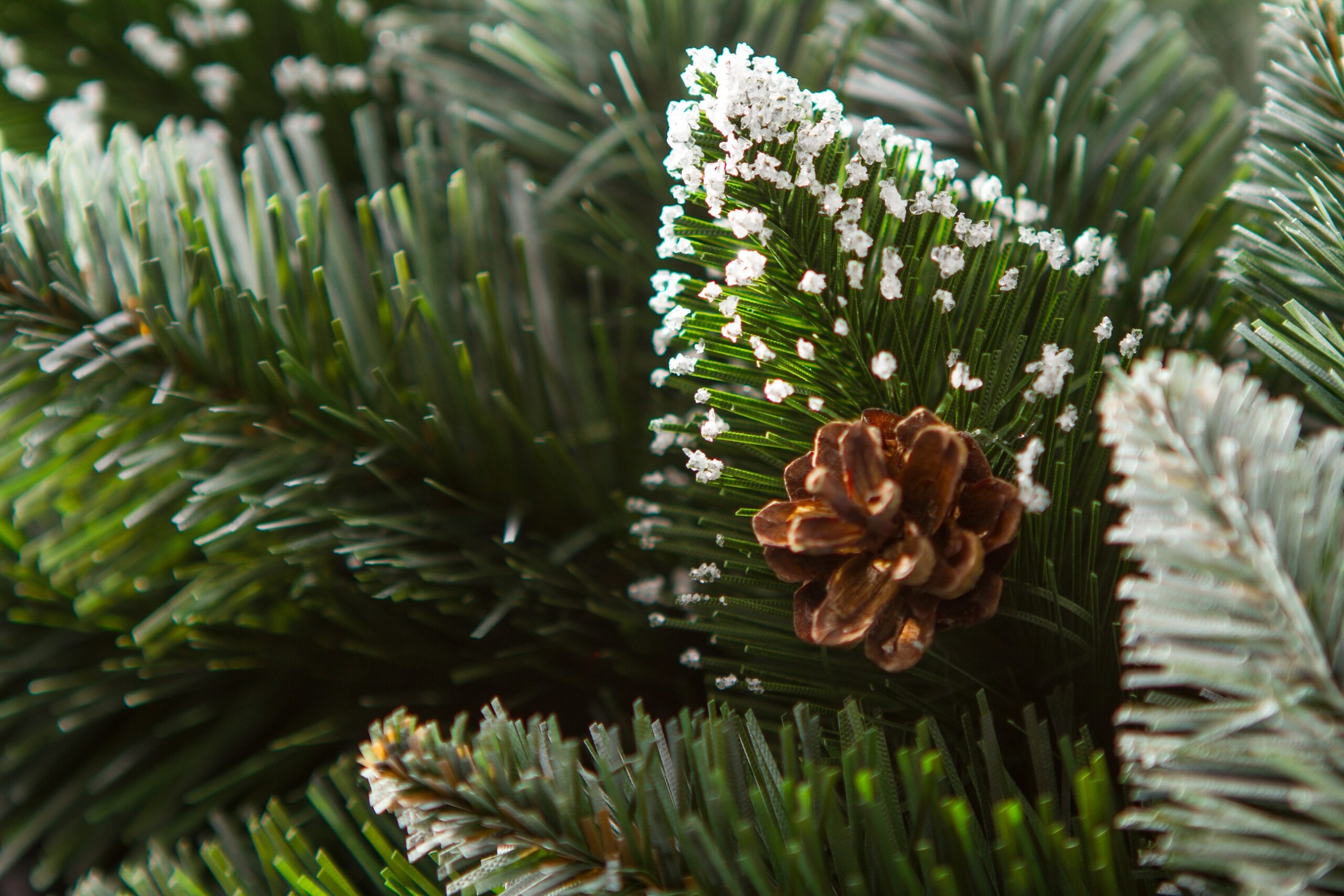 Ամանորյա օղակ, սպիտակ ծայրերով, DIAMOND PINE PVC, 60 սմ